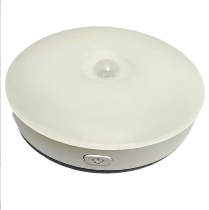 Luminária LED quadrada  PathLight em um fundo branco mostrando detalhes.