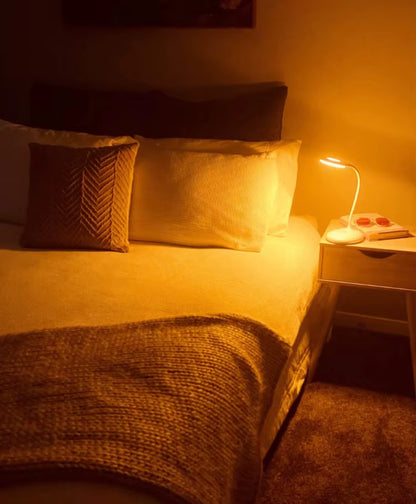 Luminária Terapêutica Noturna — Proteção do Sono e Alívio de Enxaqueca